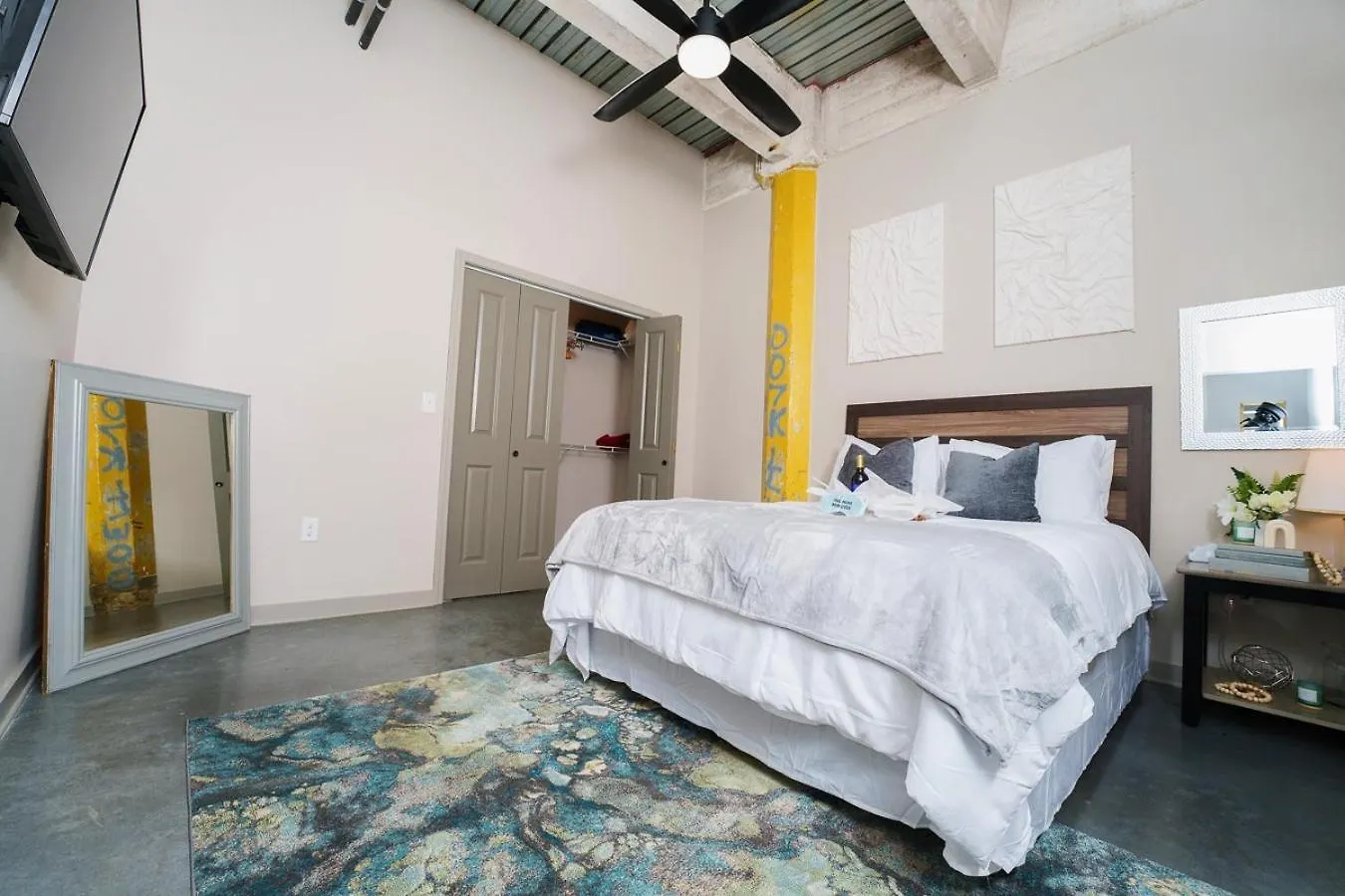 Cozy Luxurious Loft In Downtown Memphis Apartment